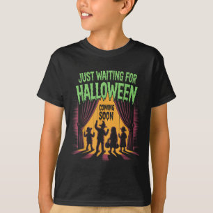 Camiseta Apenas Esperando A Citação Do Dia de as Bruxas eng