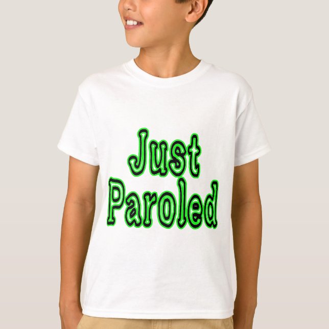 Camiseta Apenas Paroled (Frente)