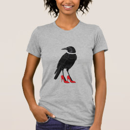 CAMISETA APENAS UM CORVO COM SAPATOS VERMELHOS