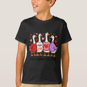 Camiseta Apenas Um Ganso Apaixonado Laço de Coquete Valentã