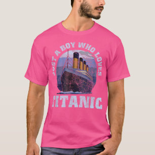 Camiseta Apenas Um Menino Que Ama Titanic Nave Clássica