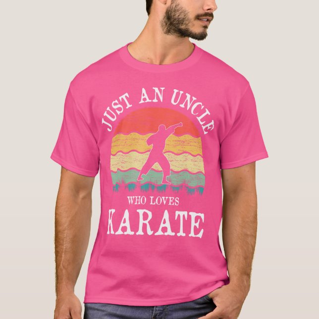 Camiseta Apenas Um Tio Que Ama Karate (Frente)