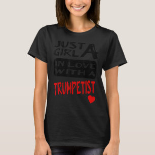 Camiseta Apenas Uma Menina Apaixonada Por Um Trumpetista 2
