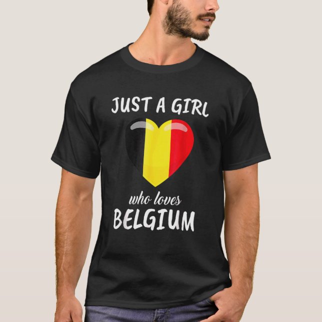 Camiseta Apenas Uma Menina Que Ama A Viagem Belga Belga Bel (Frente)