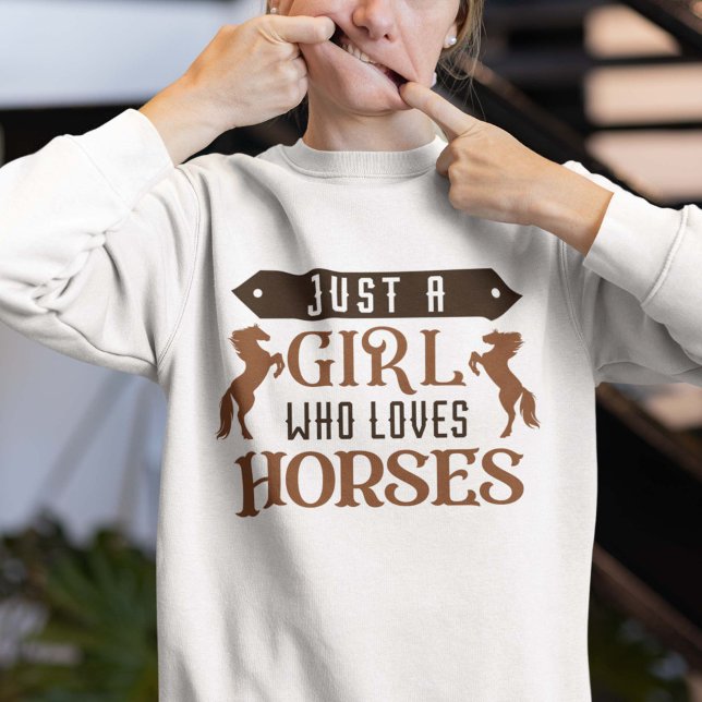Camiseta Apenas Uma Menina Que Ama Cavalos (horse girl sweatshirt)