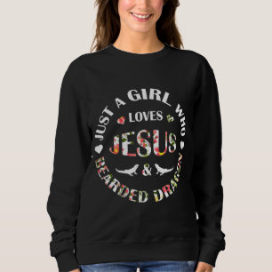 Camiseta Apenas Uma Menina Que Ama Jesus E Arbordou O Dragã