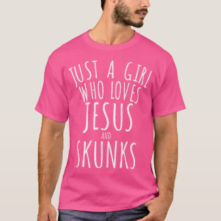 Camiseta Apenas Uma Menina Que Ama Jesus E Maçadas Engraçad