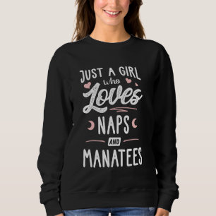 Camiseta Apenas Uma Menina Que Ama Naps E Manatona Mulheres