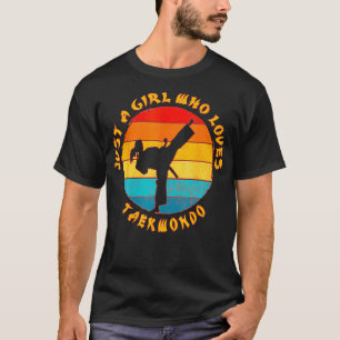 Camiseta Apenas Uma Menina Que Ama O Retro De Arte Marcial