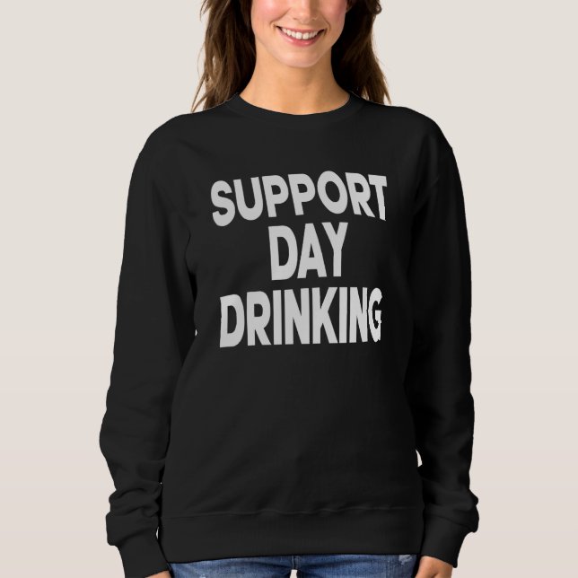 Camiseta Apoie o Dia de Bebida Mulheres Bebendo St Patricks (Frente)