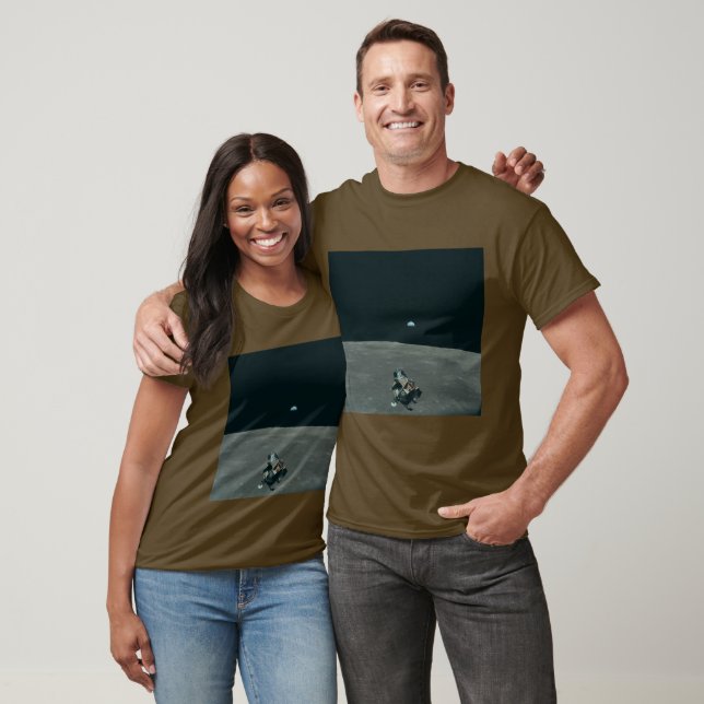 Camiseta Apollo Lunar Lander e Earthrise sobre Lua (Unissex)