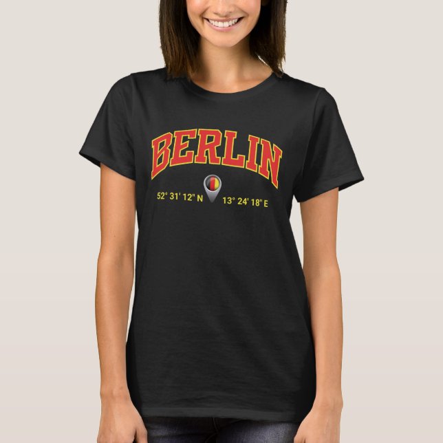 Camiseta Apontador de Mapa de Berlim Coordenadas GPS Bandei (Frente)