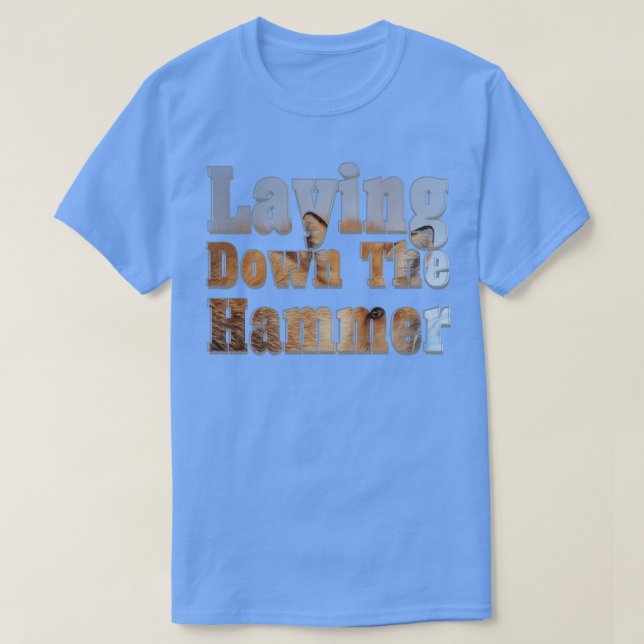 Camiseta Apontando O Martelo (Frente do Design)