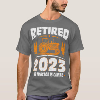 Camiseta Aposentado 2023 O Trator Está Chamando De Farmer