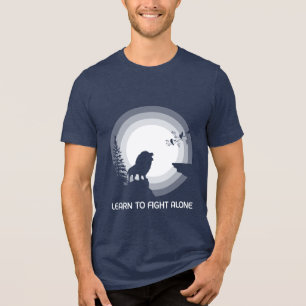 Camiseta Aprenda a Lutar Sozinho – Leão sob a Luz do Luar