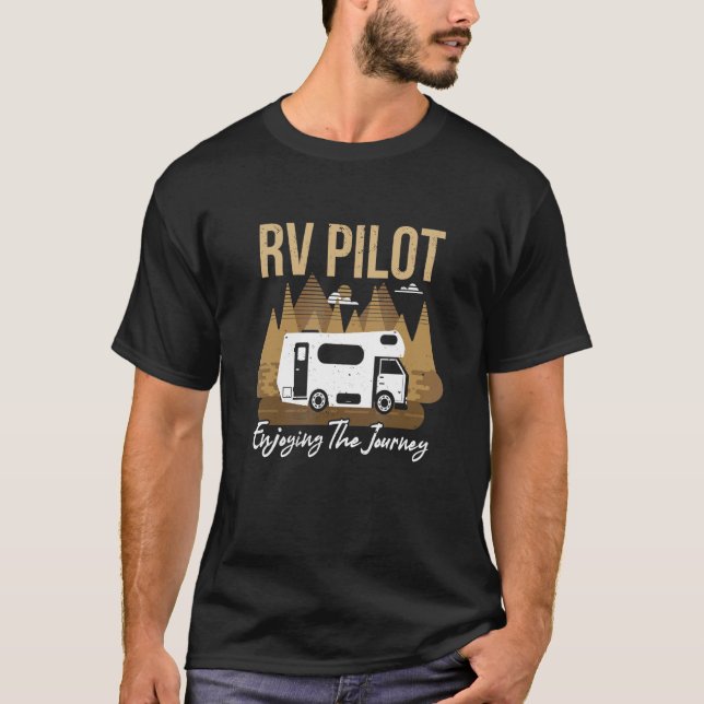 Camiseta Aproveitando O Acampamento De Casal Do Piloto Jour (Frente)