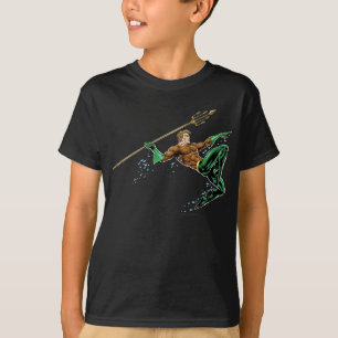 Camiseta Aquaman Pulando com Lança