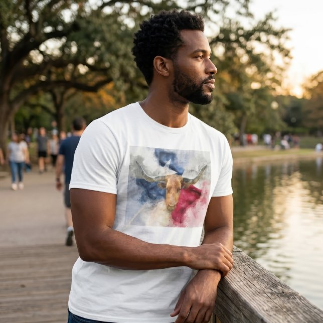 Camiseta Aquarela do Texas Longhorn com Arte do Mapa da Ban (Texas Longhorn Watercolor with Flag Map Art. Men Basic White T-Shirt)