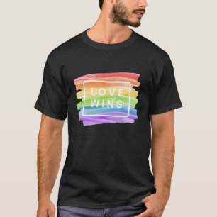 Camiseta Aquarela Orgulho LGBT Amor Ganha Pintura Arco-Íris