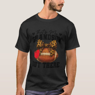 Camiseta Aquele é meu neto jogando futebol lá fora. Futebol