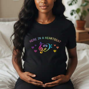 Camiseta Aqui em um Coração Latejante Chuveiro de Música Ar