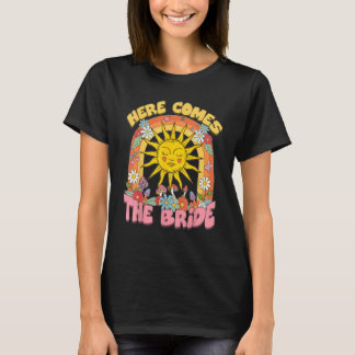 Camiseta Aqui vem a Noiva Groovy Retro Anos 70 Despedida de