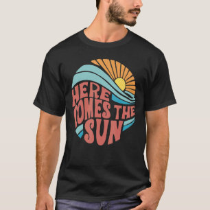 Camiseta Aqui Vem A Praia Da Família Sun Retro Summer Vibe