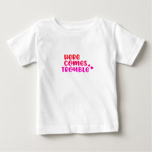 Camiseta Aqui Vem o Problema
