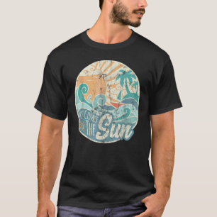 Camiseta Aqui vem o Sol Retroativo 60 e Verão desvanecido