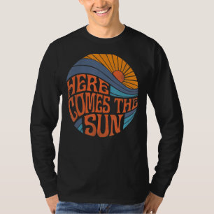 Camiseta Aqui Vem O Sol Vintage Retro Sessenta Anos Verão F