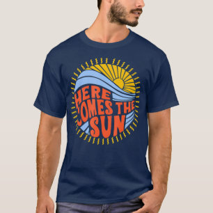 Camiseta Aqui vem o Surf Sun Vintage Retro Sessenta