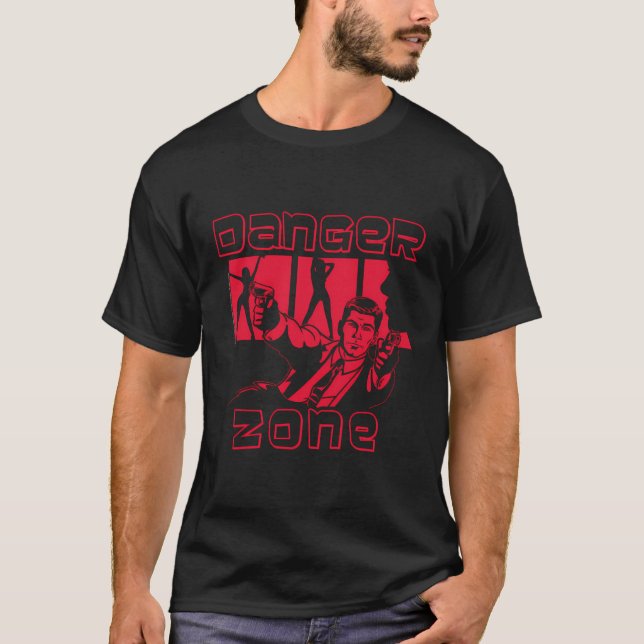 Camiseta Archer Danger Zone Archer com Arma (Frente)