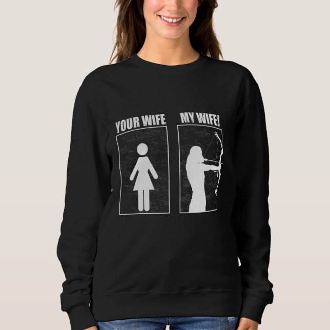 Camiseta Archery Sua Esposa Minha Esposa É Archer Amável (Frente)