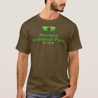 Camiseta Arches National Park Retro Crachá em Sítio Verde