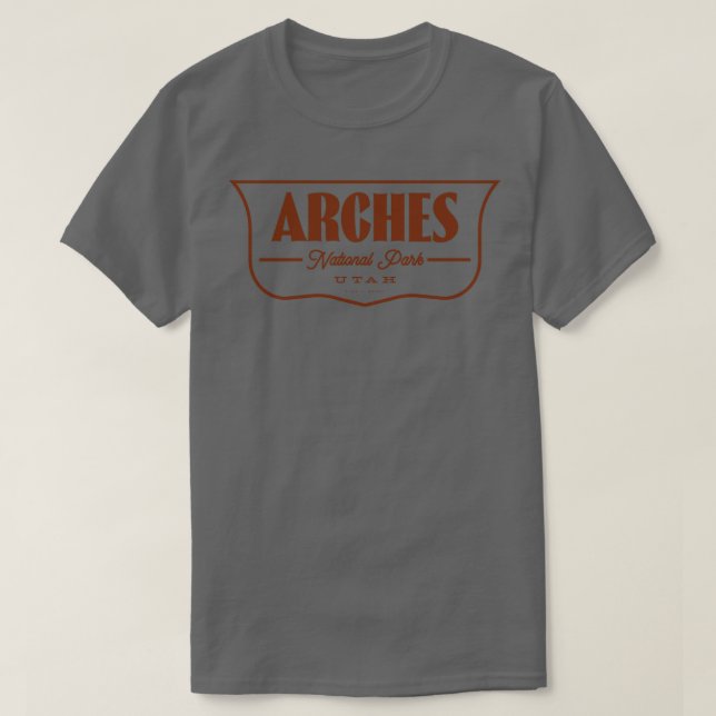 Camiseta Arches National Park Shield Brown (Frente do Design)
