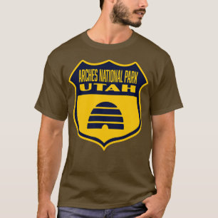 Camiseta Arches National Park Utah Retro Flag Shield Blue