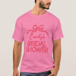 Camiseta Arco de coquete coquete tying nó chá de noiva<br><div class="desc">Arco de coquete caprichoso amarrando o nó moderno boho elegante estilo manuscrito decoração de festa de chá de noiva favor design de camiseta correspondente. Coleção contemporânea vermelha e rosa.</div>