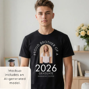 Camiseta Arco Foto Orgulhoso Irmão de Graduado de 2026