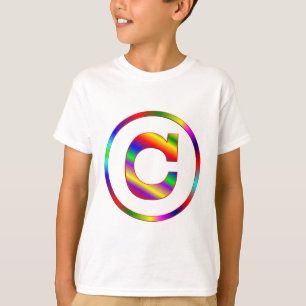 Camiseta Arco-íris da letra C