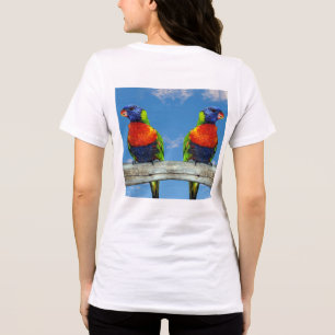 Camiseta Arco-íris lorique dois poços empoleirados em um ga