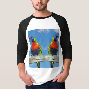 Camiseta Arco-íris lorique dois poços empoleirados em um ga