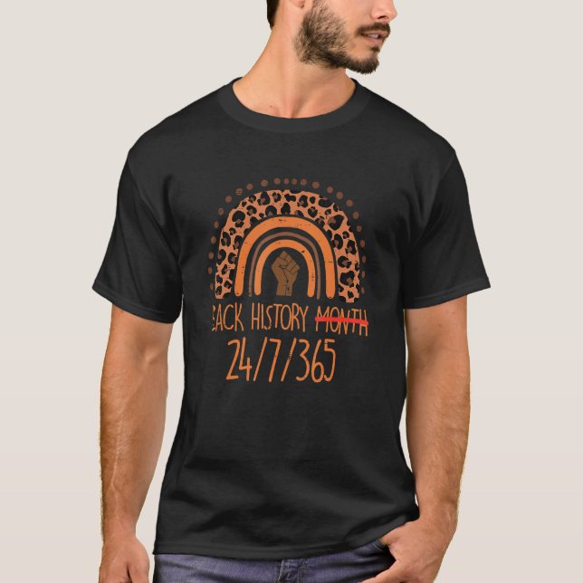 Camiseta Arco-íris Punho de Leão-pega História Preta 24 7 3 (Frente)