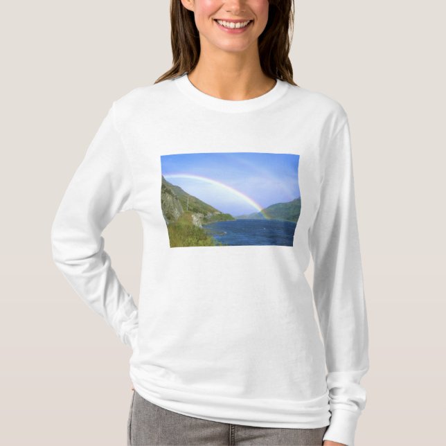 Camiseta Arco-íris sobre o lago Hawea, Ilha do Sul, Nova (Frente)