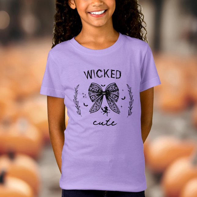 Camiseta Arco Preto de Bruxa com Coquette Nome Roxo do Dia  (Witch Coquette Black Bow Halloween Purple Name T-Shirt)