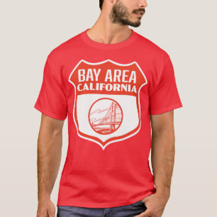 Camiseta Área de Baía California - Escudo Retroativo Vermel