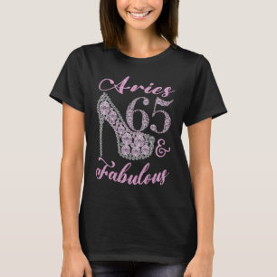 Camiseta Aries 65 e fabulosamente saltos altos e cintilante