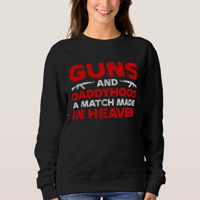 Camiseta Arma  Este Pai Carrega Calor e Amor (Frente)
