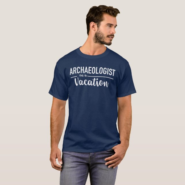 Camiseta Arqueólogo em férias (Frente Completa)