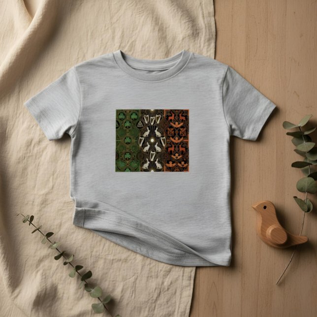 Camiseta Art Deco Heritage Flag | Ireland | Vintage 1920s (Lifestyle Shot)