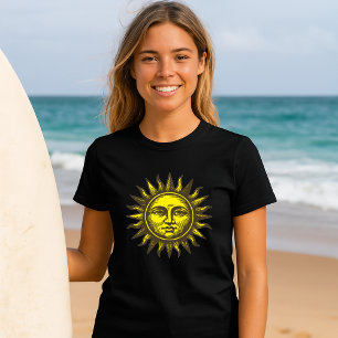 Camiseta Arte Celestial Rosto Solar Estilo Xilogravura Retr